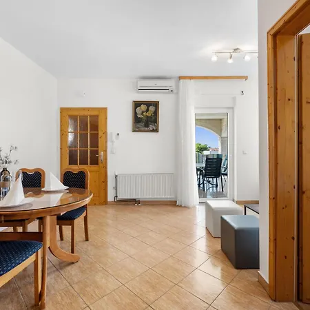 Apartment Awesome Apartment In Vodice With Wifi